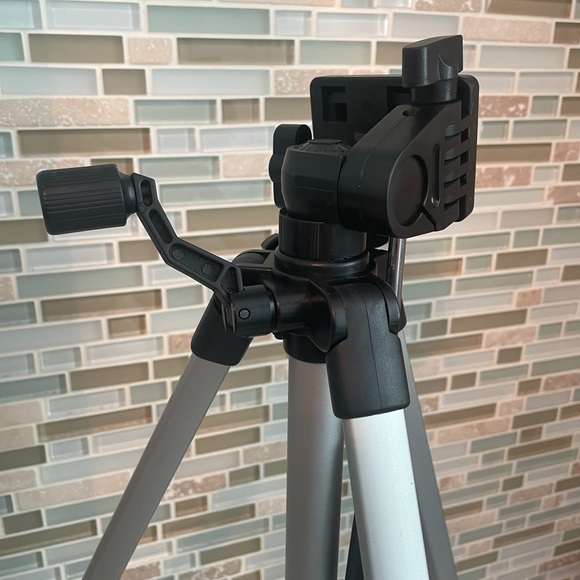 Merkury Innovations Camera Tripod - Picture 1 of 8